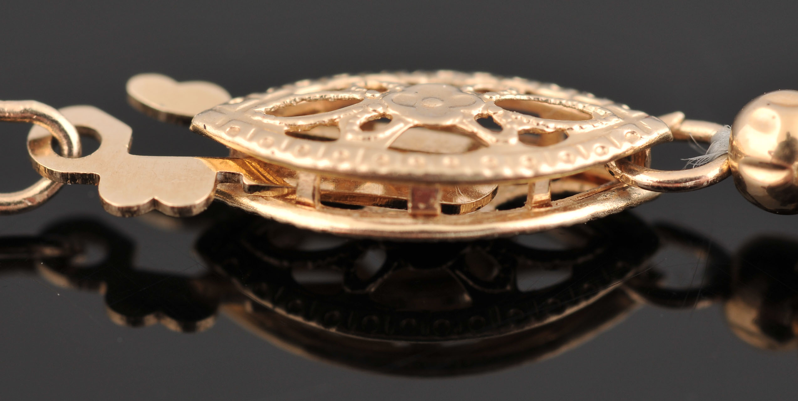 14 K Yellow Gold and Freshwater Pearl Necklace