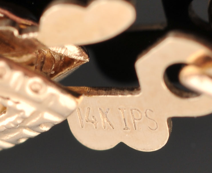 14 K Yellow Gold and Freshwater Pearl Necklace