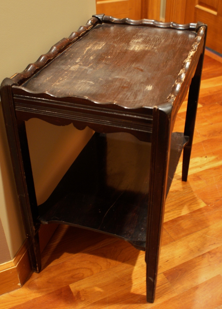 Vintage Pie Crust Edge Table