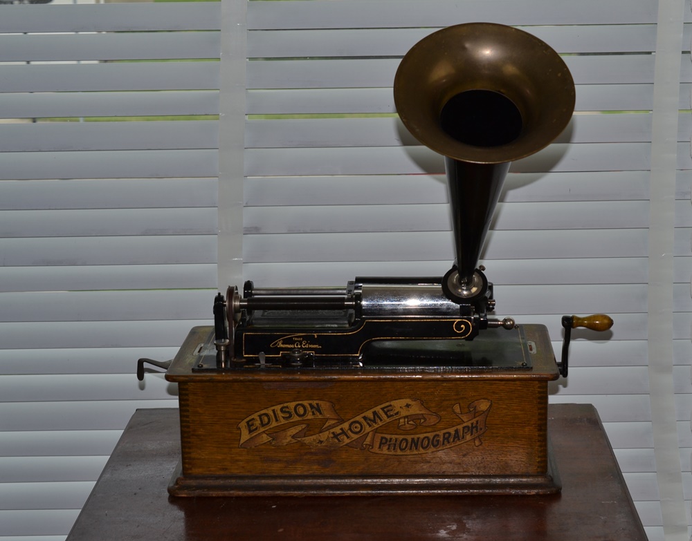 Circa 1908 Edison Model C Home Phonograph With Witches Hat Horn