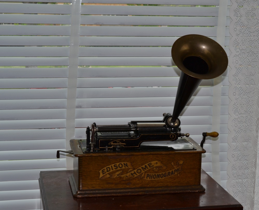 Circa 1908 Edison Model C Home Phonograph With Witches Hat Horn