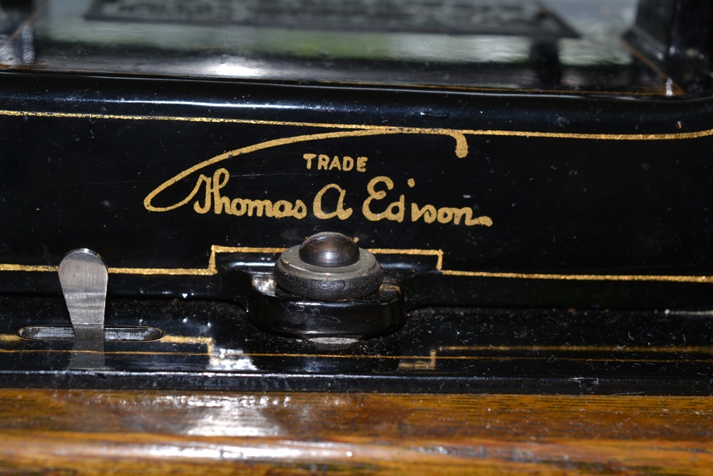 Circa 1908 Edison Model C Home Phonograph With Witches Hat Horn
