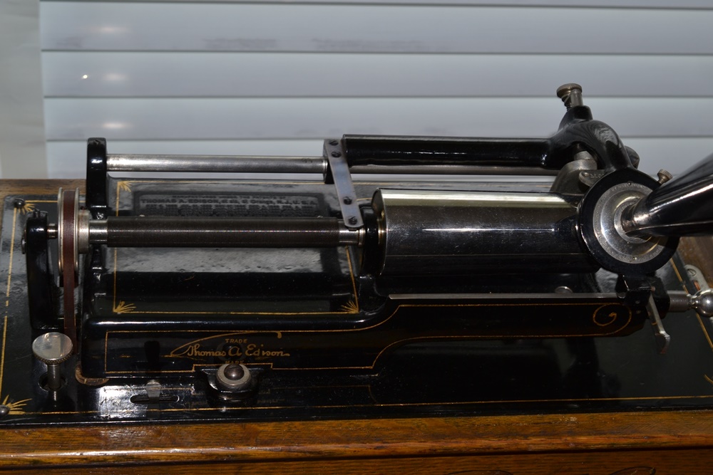 Circa 1908 Edison Model C Home Phonograph With Witches Hat Horn