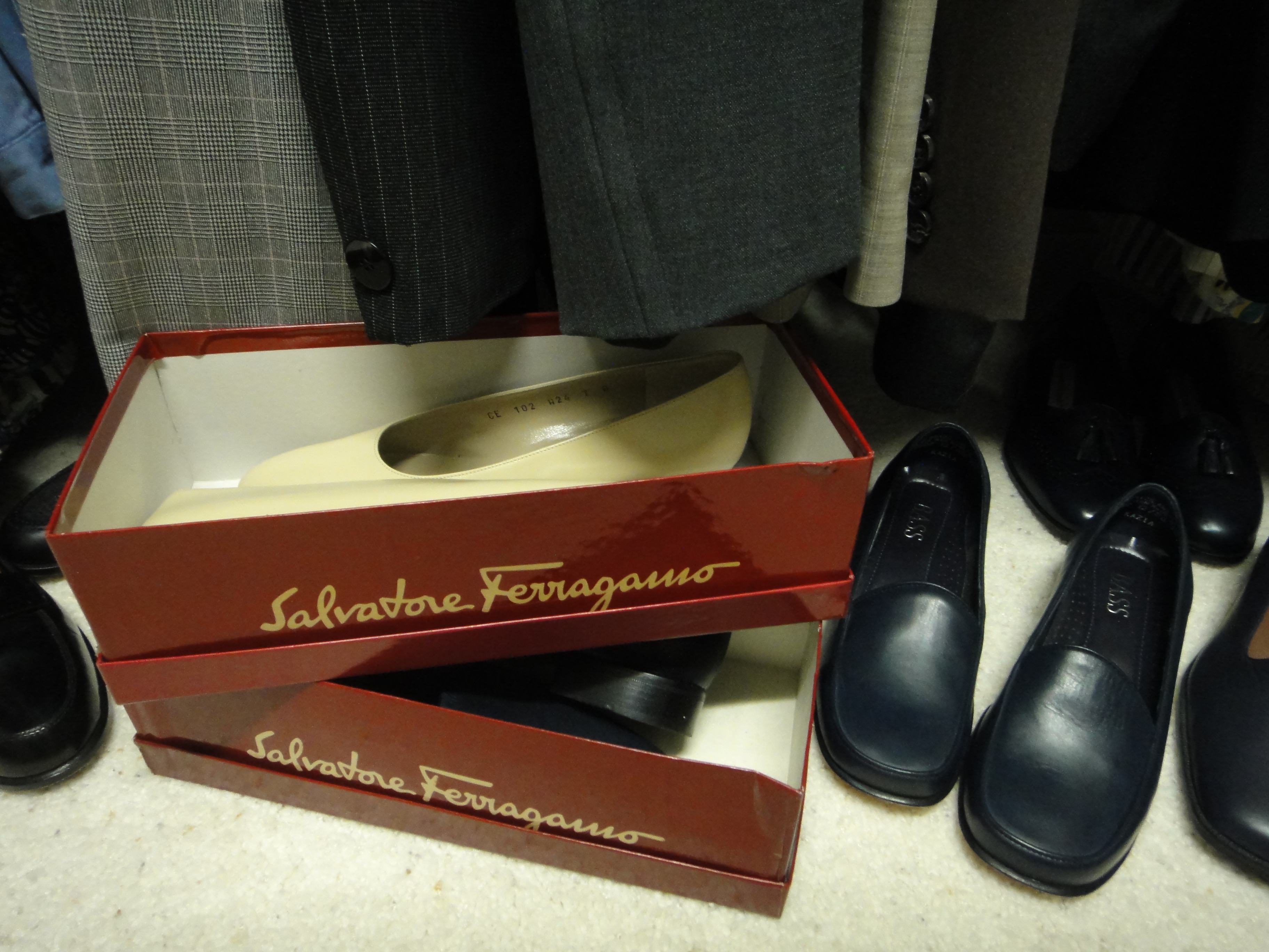 Women's Clothing Closet Cleanout