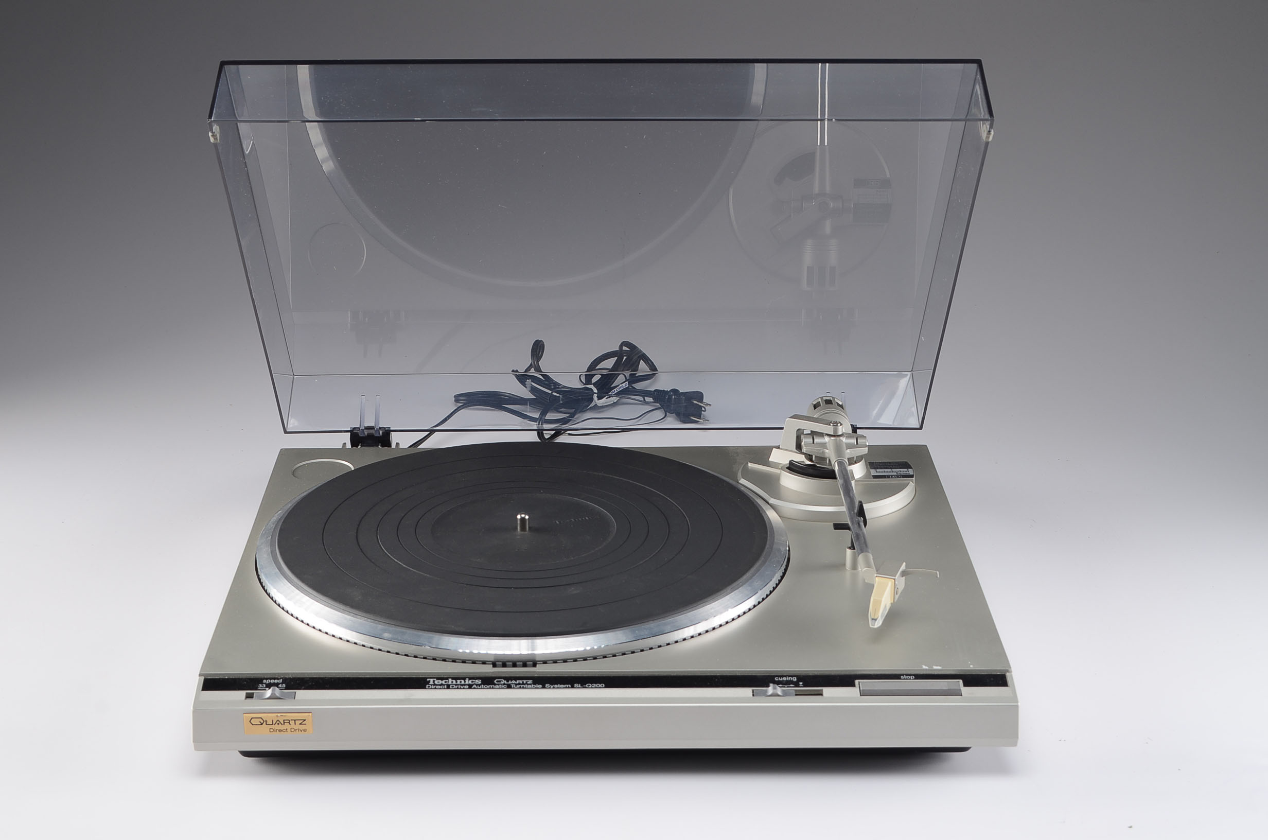 Technics Quartz Direct Drive Automatic Turntable System #SL-D200