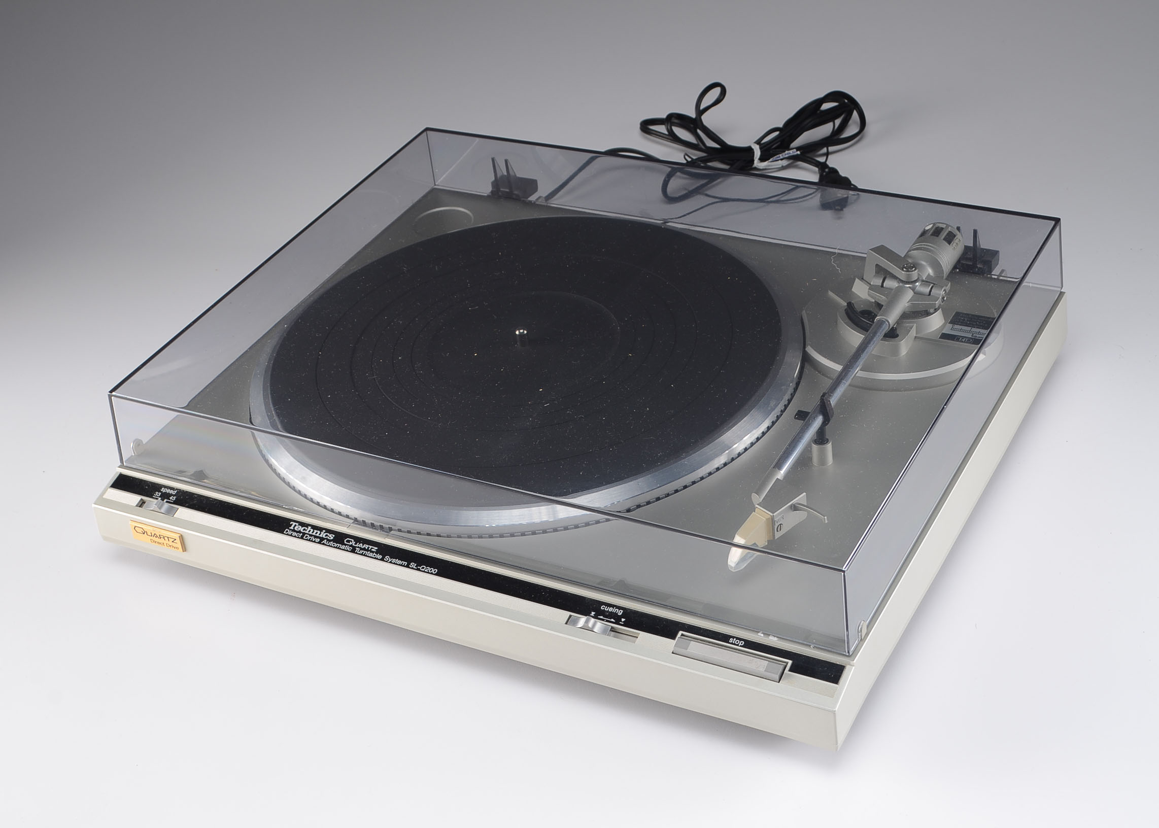 Technics Quartz Direct Drive Automatic Turntable System #SL-D200