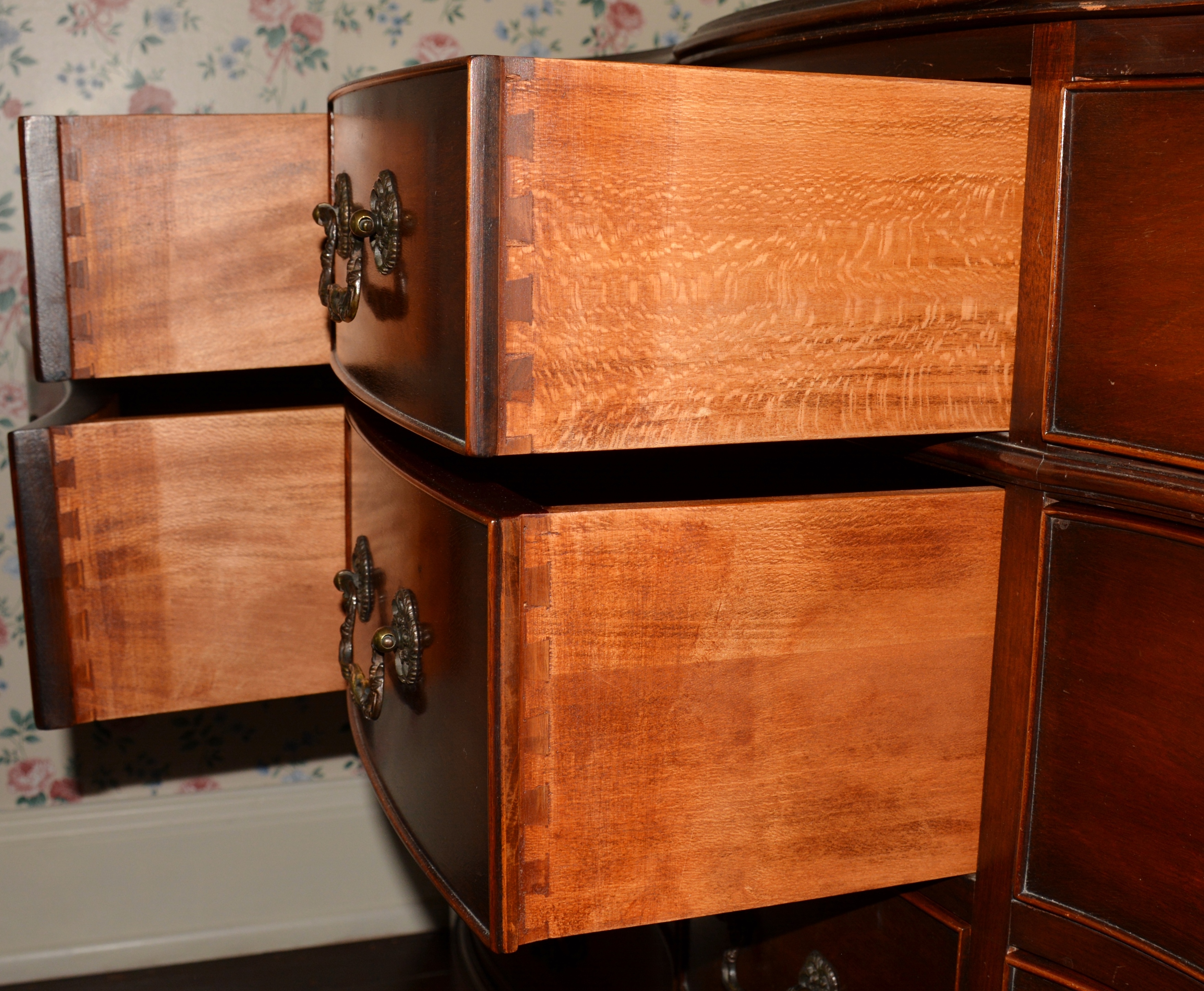 Large Elegant Chest of Drawers 