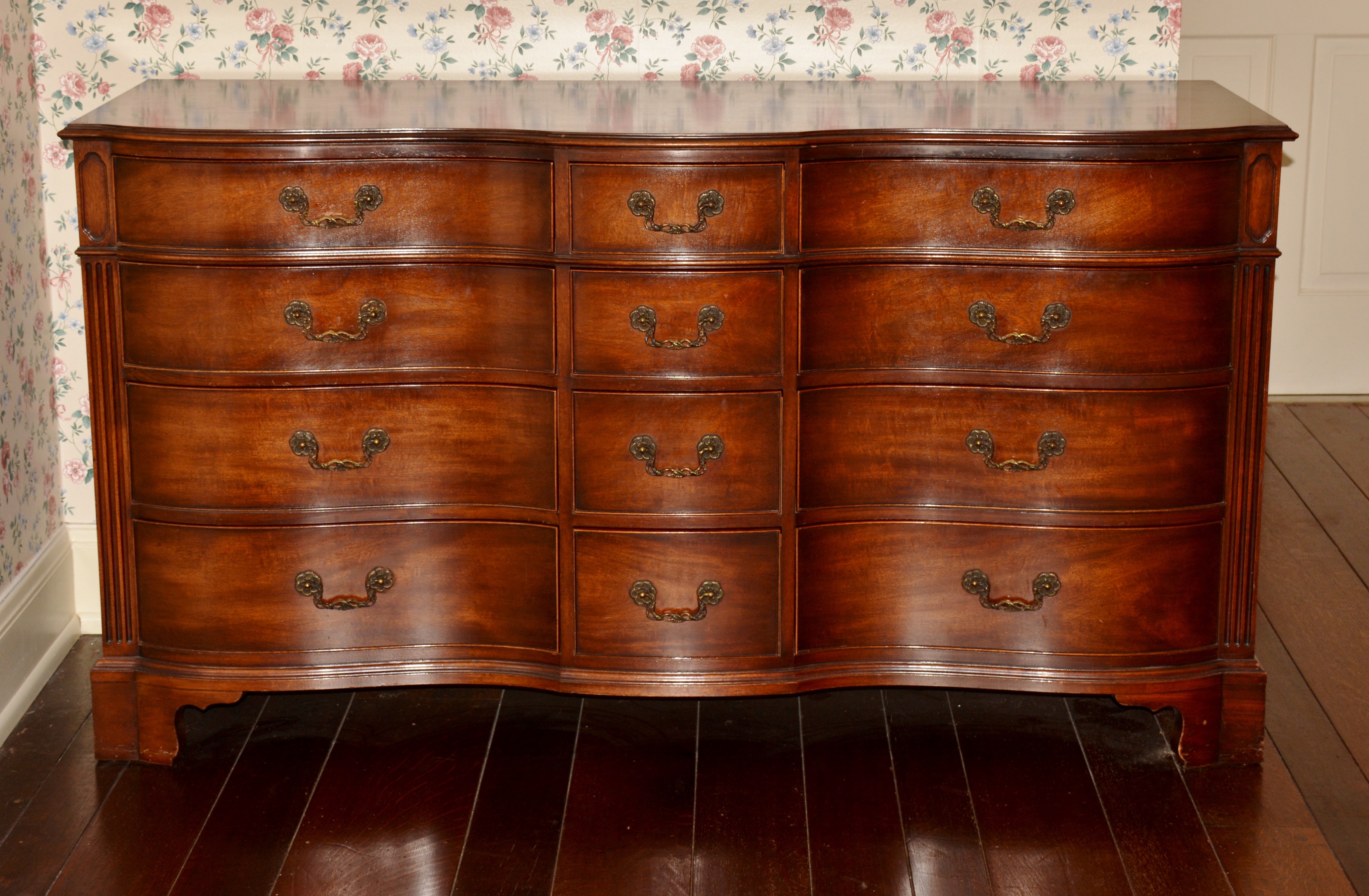 Large Elegant Chest of Drawers 