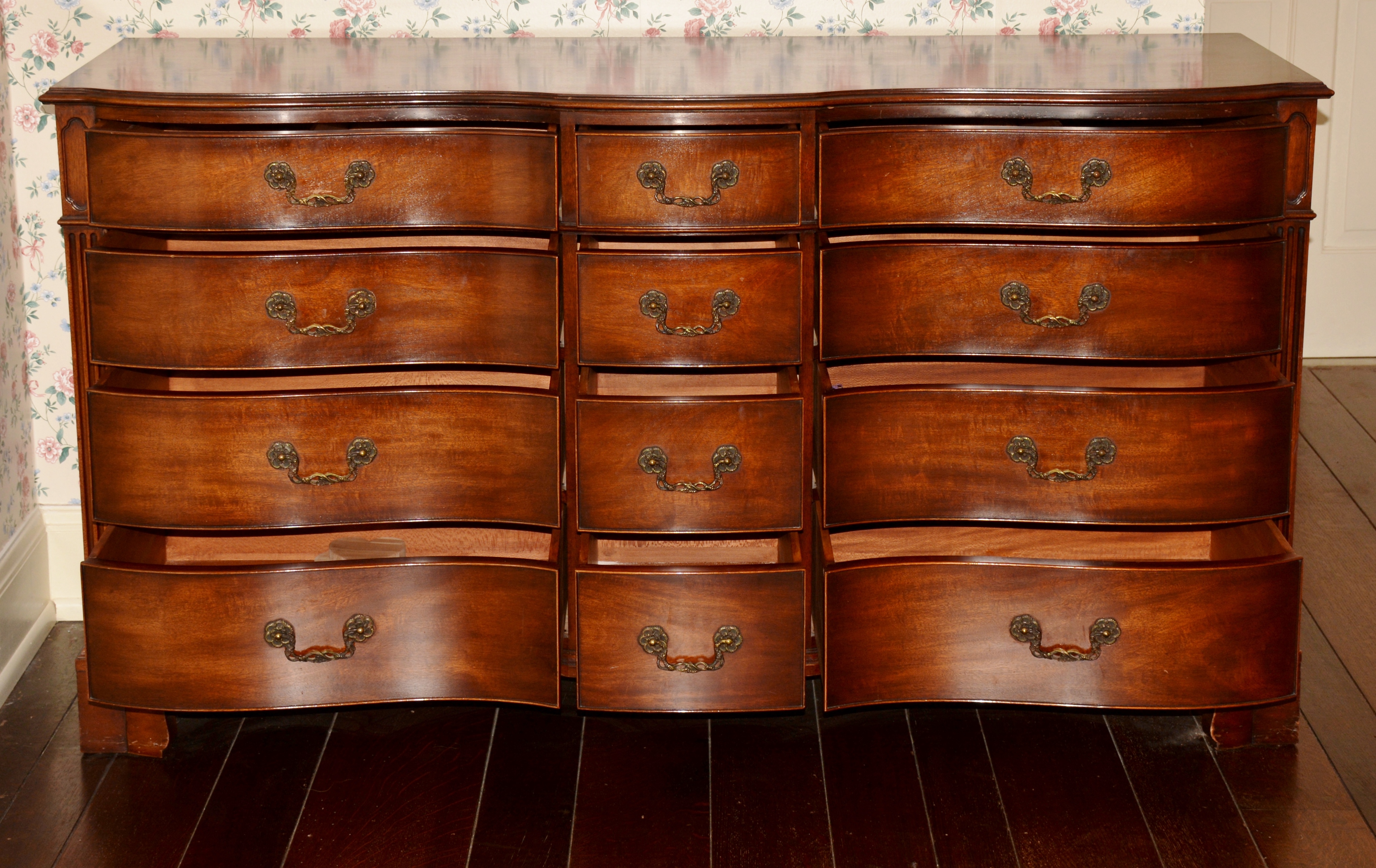 Large Elegant Chest of Drawers 