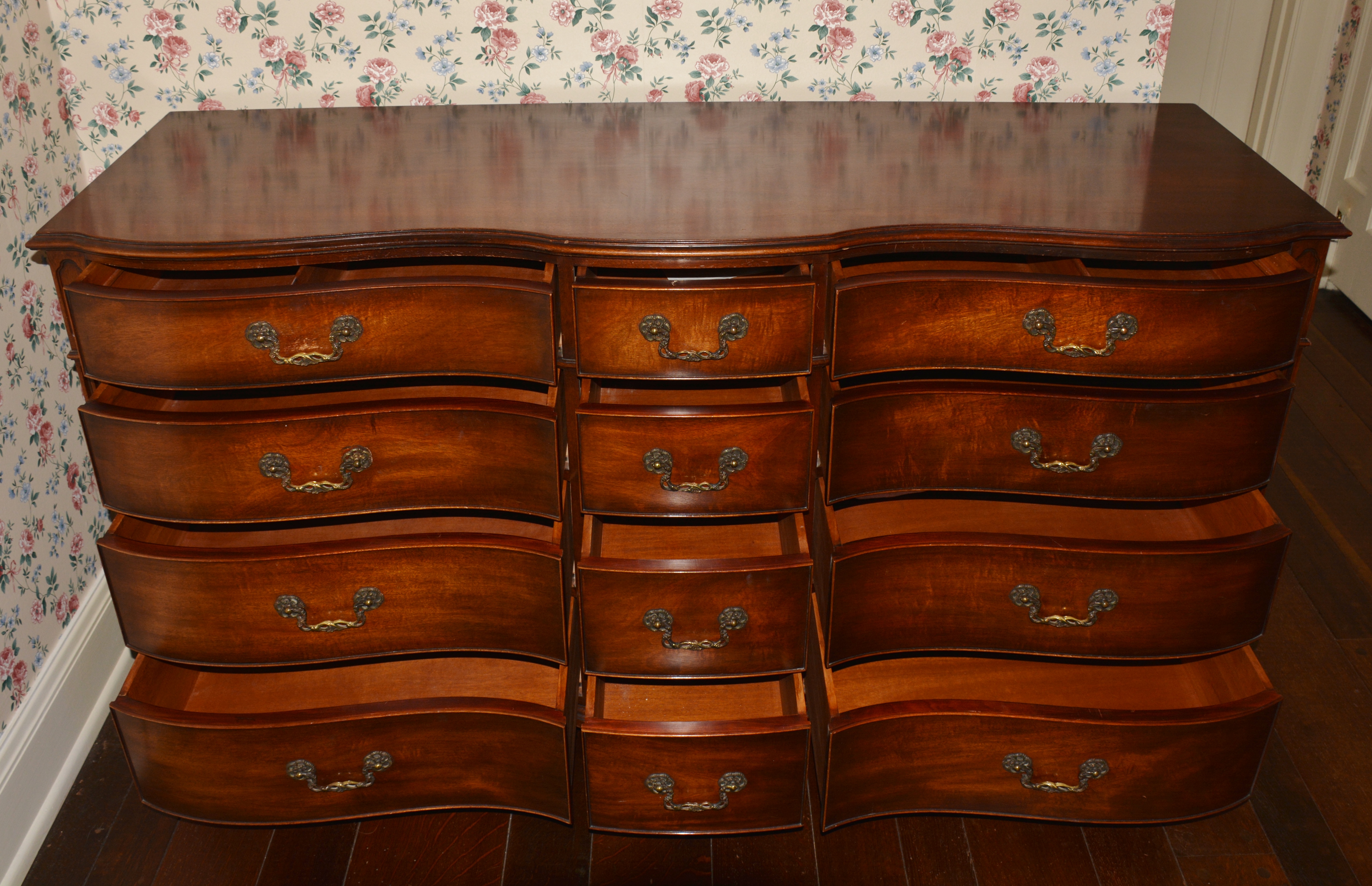 Large Elegant Chest of Drawers 