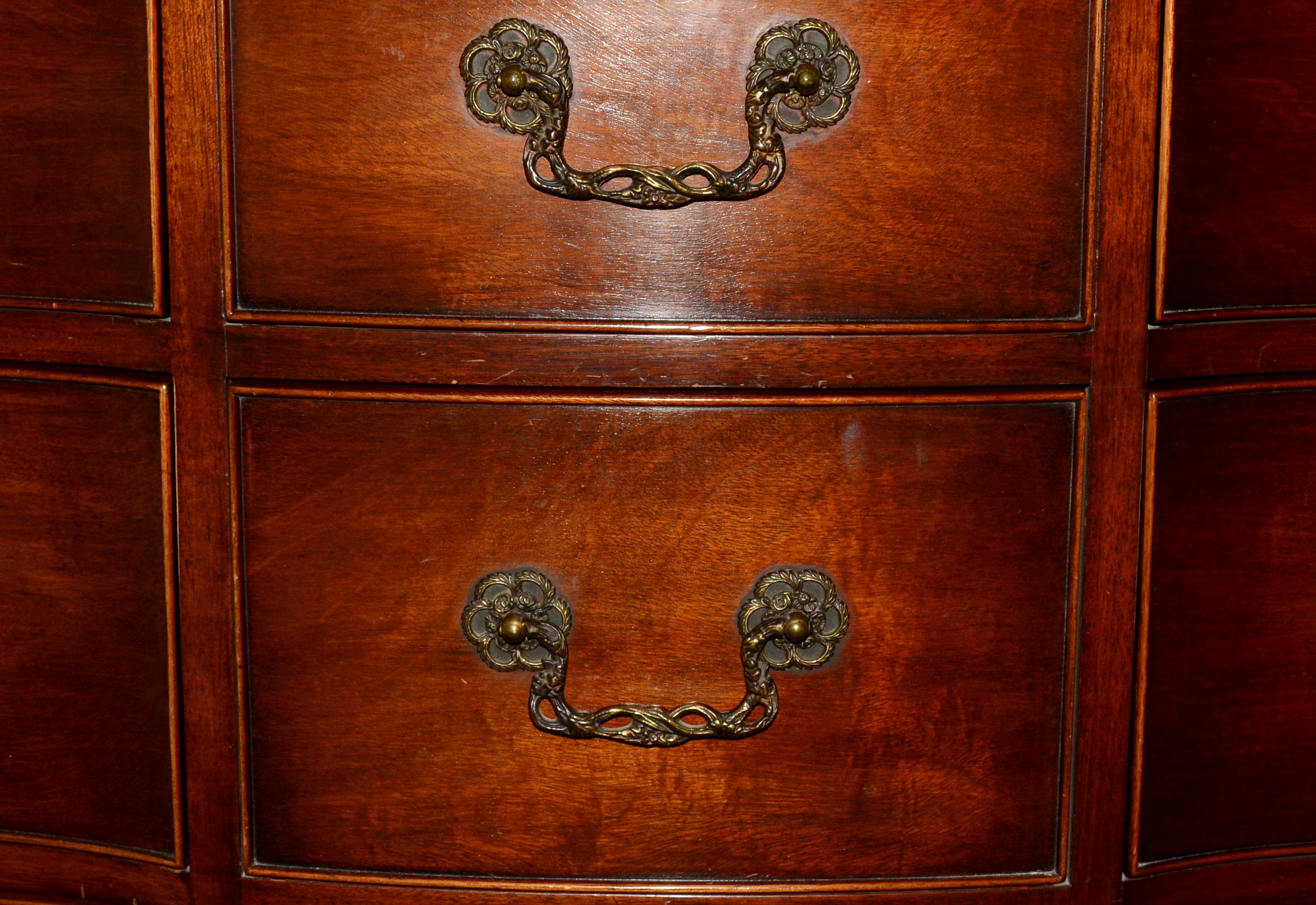 Large Elegant Chest of Drawers 