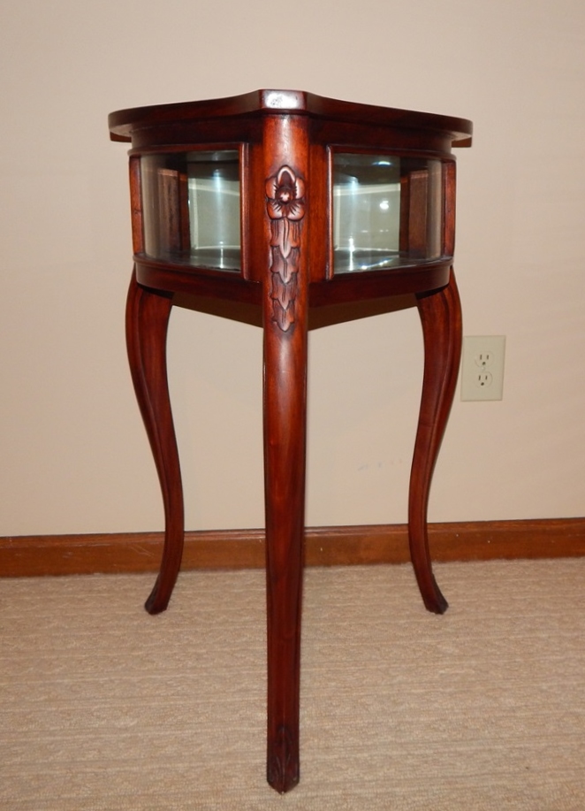 Mahogany Heart-Shaped Table 