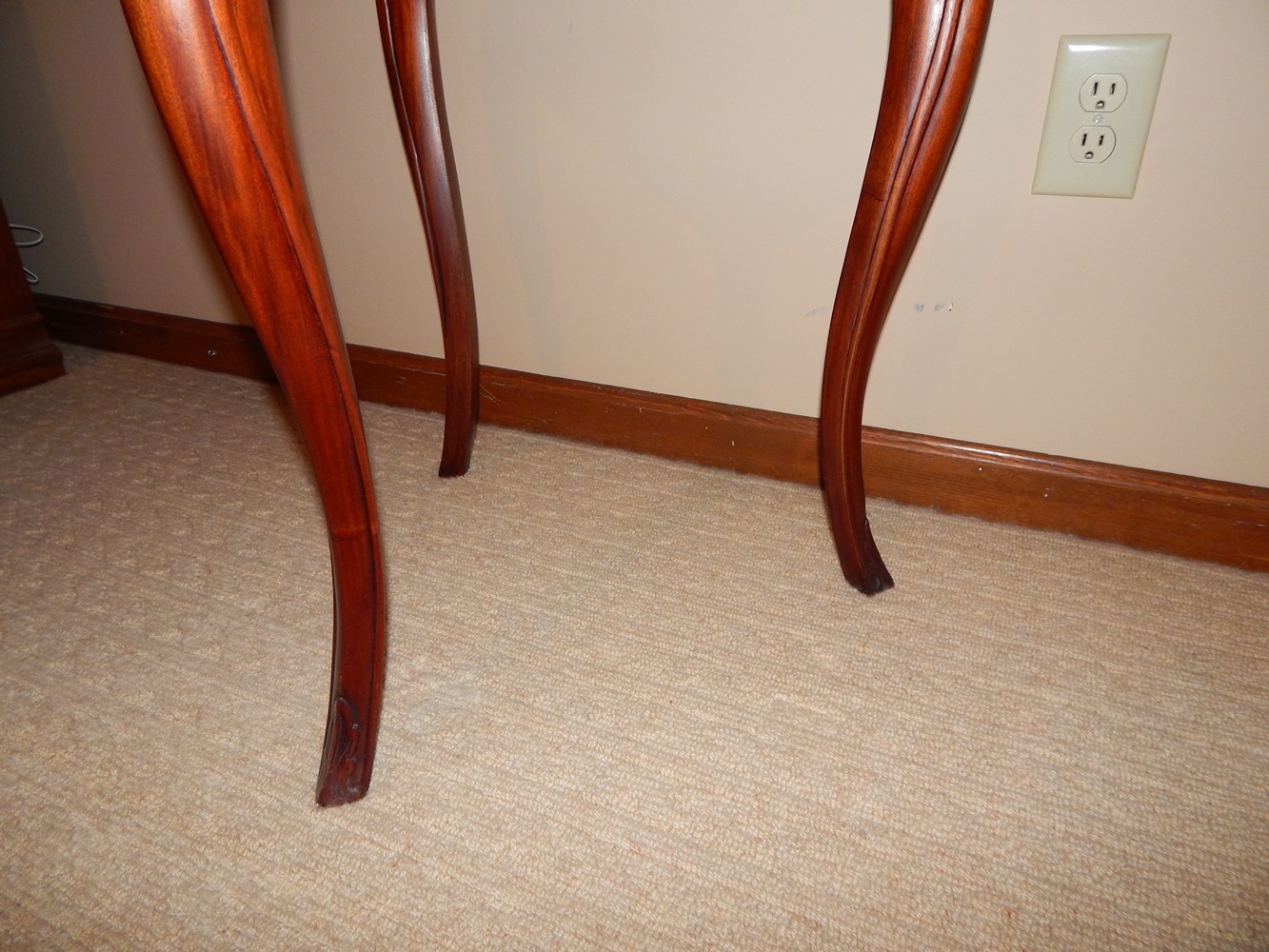 Mahogany Heart-Shaped Table 