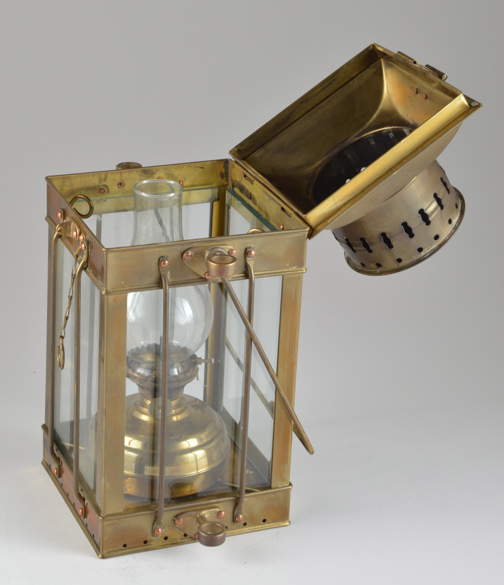 Vintage Maritime Neptune NR Brass Oil Lantern