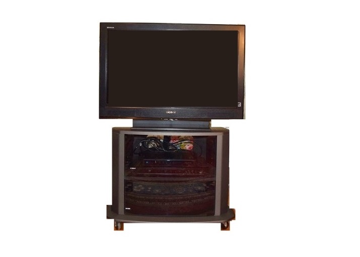 A Sony Bravia 32" Class Digital TV, Stand and Yamaha DVD Player