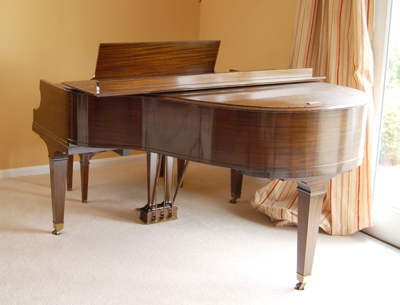 Baldwin Baby Grand Piano With Ivory Keys