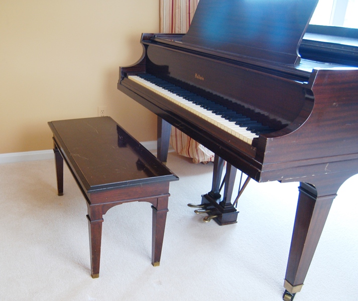 Baldwin Baby Grand Piano With Ivory Keys