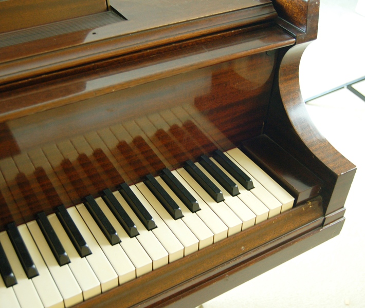 Baldwin Baby Grand Piano With Ivory Keys