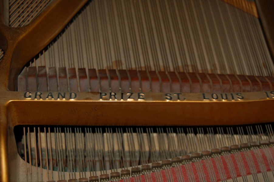 Baldwin Baby Grand Piano With Ivory Keys