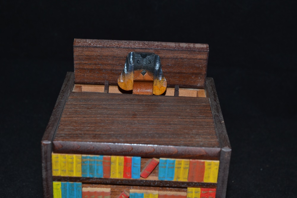 Neat Animated & Musical Cigarette Box