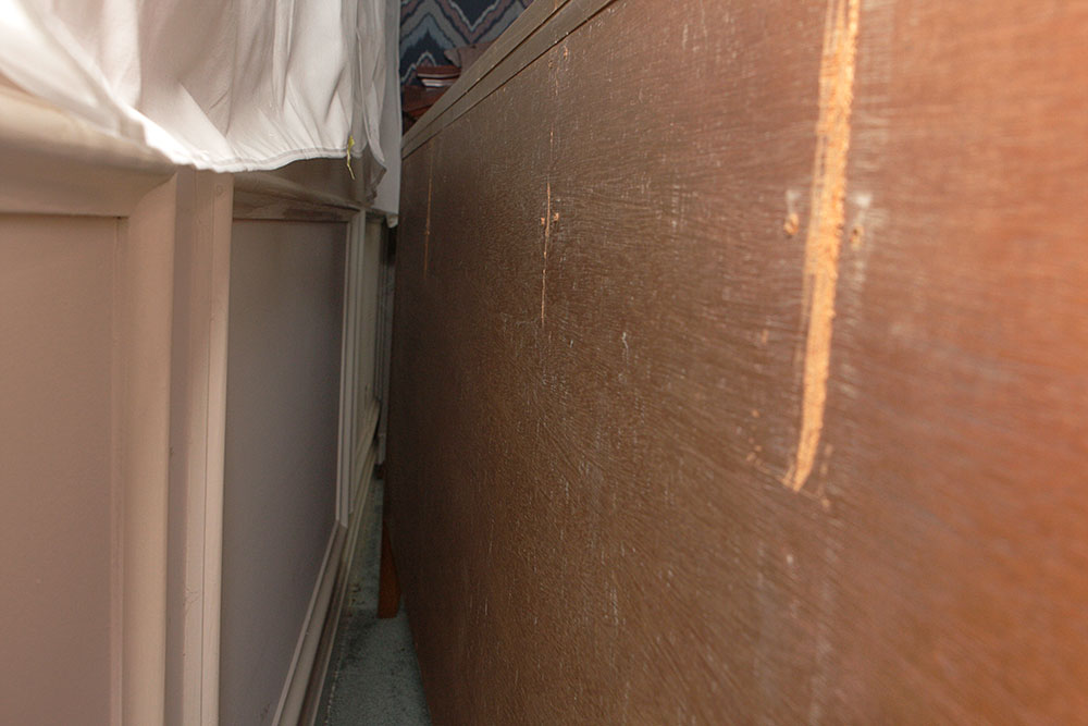 Mid-20th Century Weiman Rockwood Collection Credenza