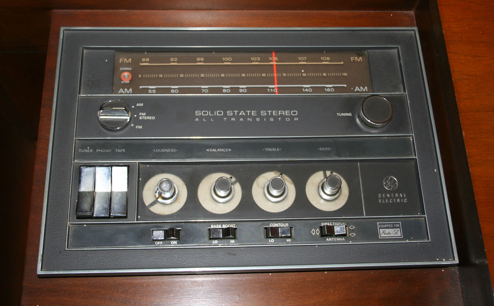 Vintage GE Man-Made Diamond Stylus Record Player Radio Unit