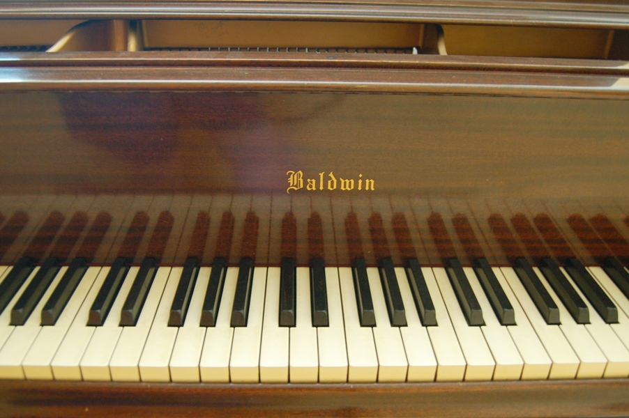 Baldwin Baby Grand Piano With Ivory Keys