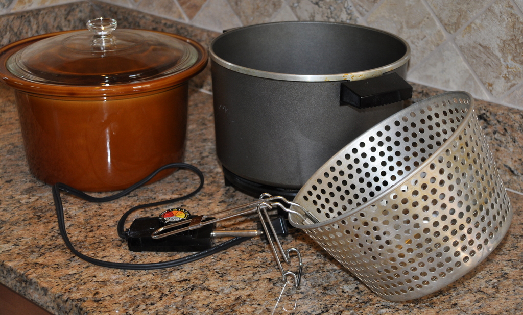 Dazey Crock Pot and Deep Fryer Combo
