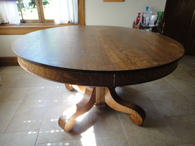 Early 20th Century Oak Pedestal Dining Table with Tyden Lock 