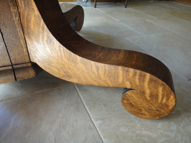 Early 20th Century Oak Pedestal Dining Table with Tyden Lock 