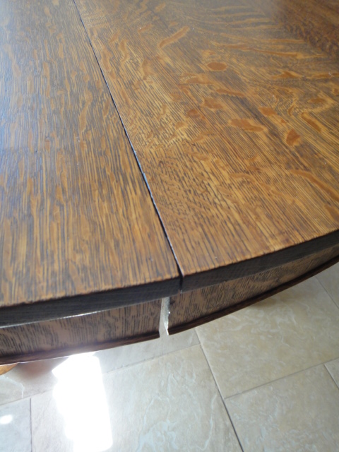 Early 20th Century Oak Pedestal Dining Table with Tyden Lock 