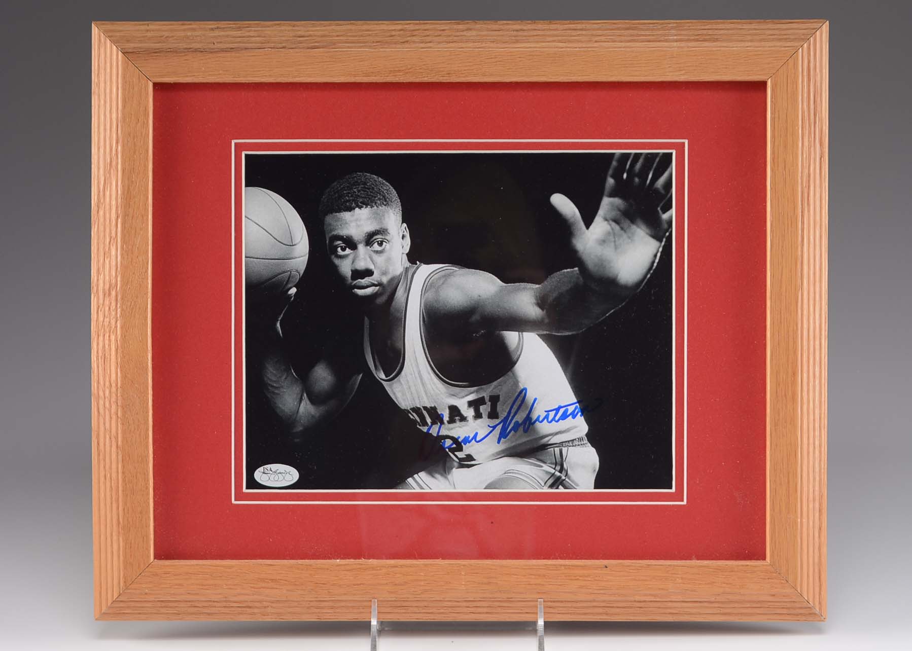 Oscar Robinson Signed Photo