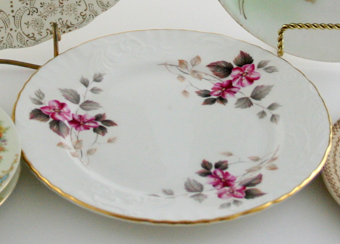 Six Collectible Vintage Plates