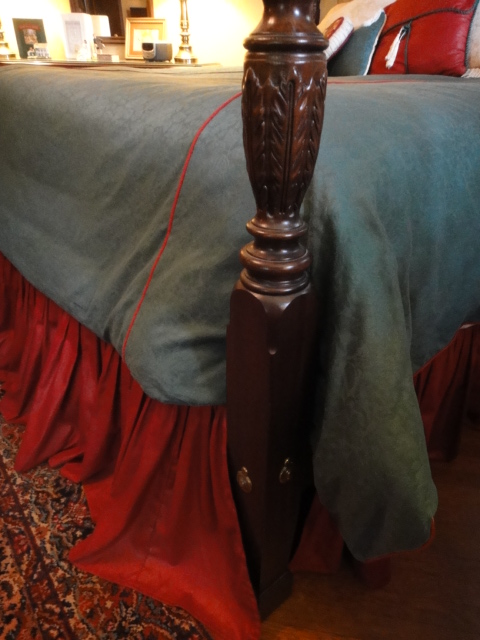 Ethan Allen Georgian Court King Bed  