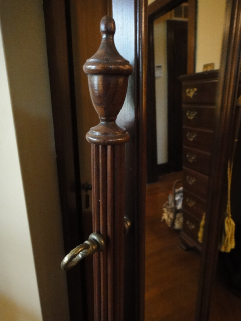 Ethan Allen Georgian Court Floor Mirror