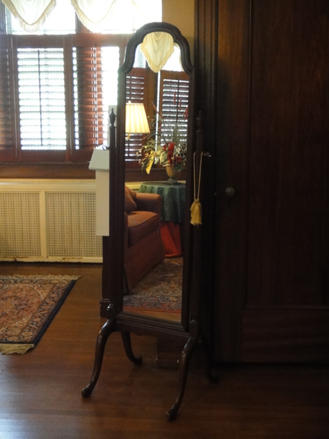Ethan Allen Georgian Court Floor Mirror