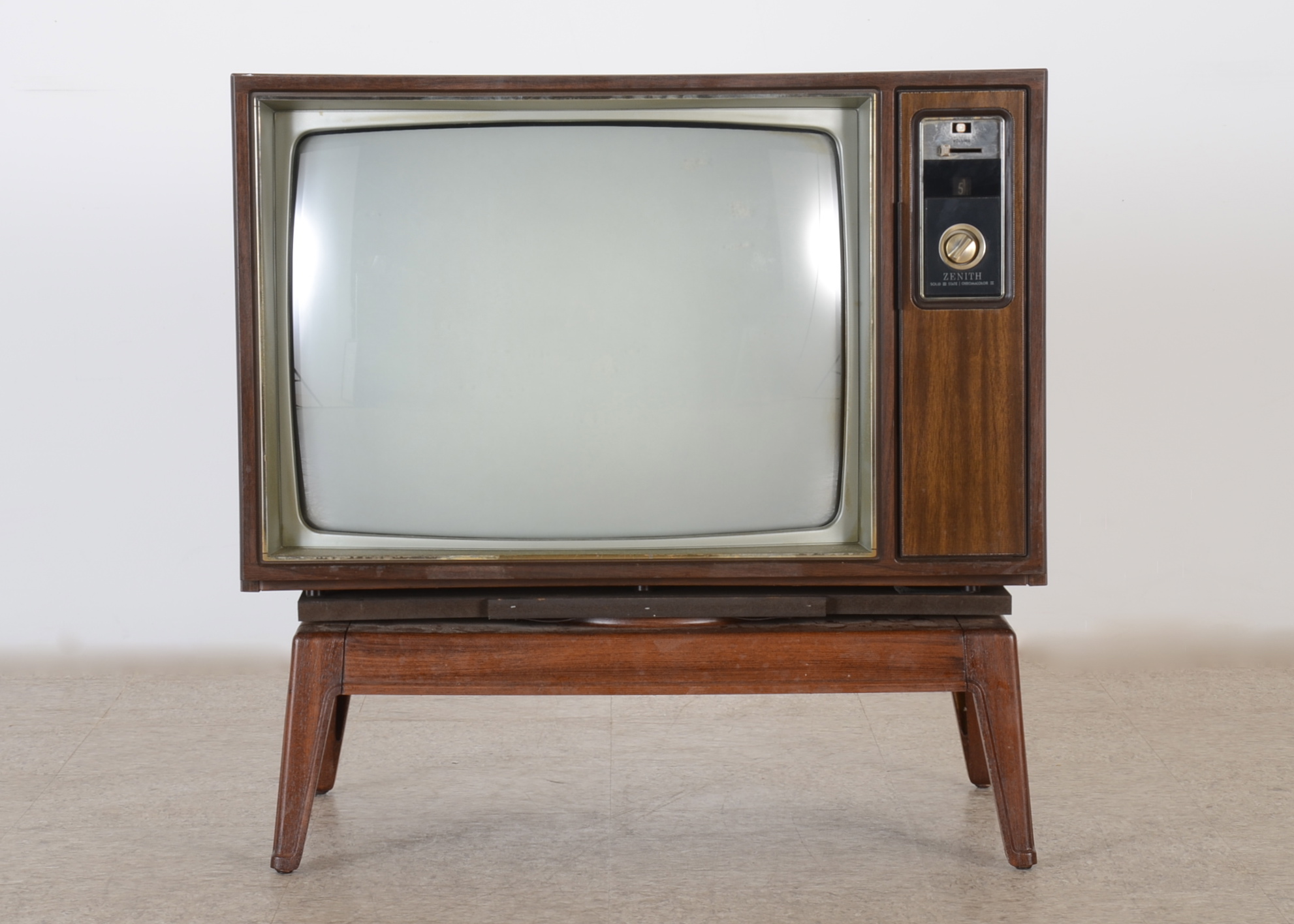 1970s Zenith Chromacolor II Television and Stand