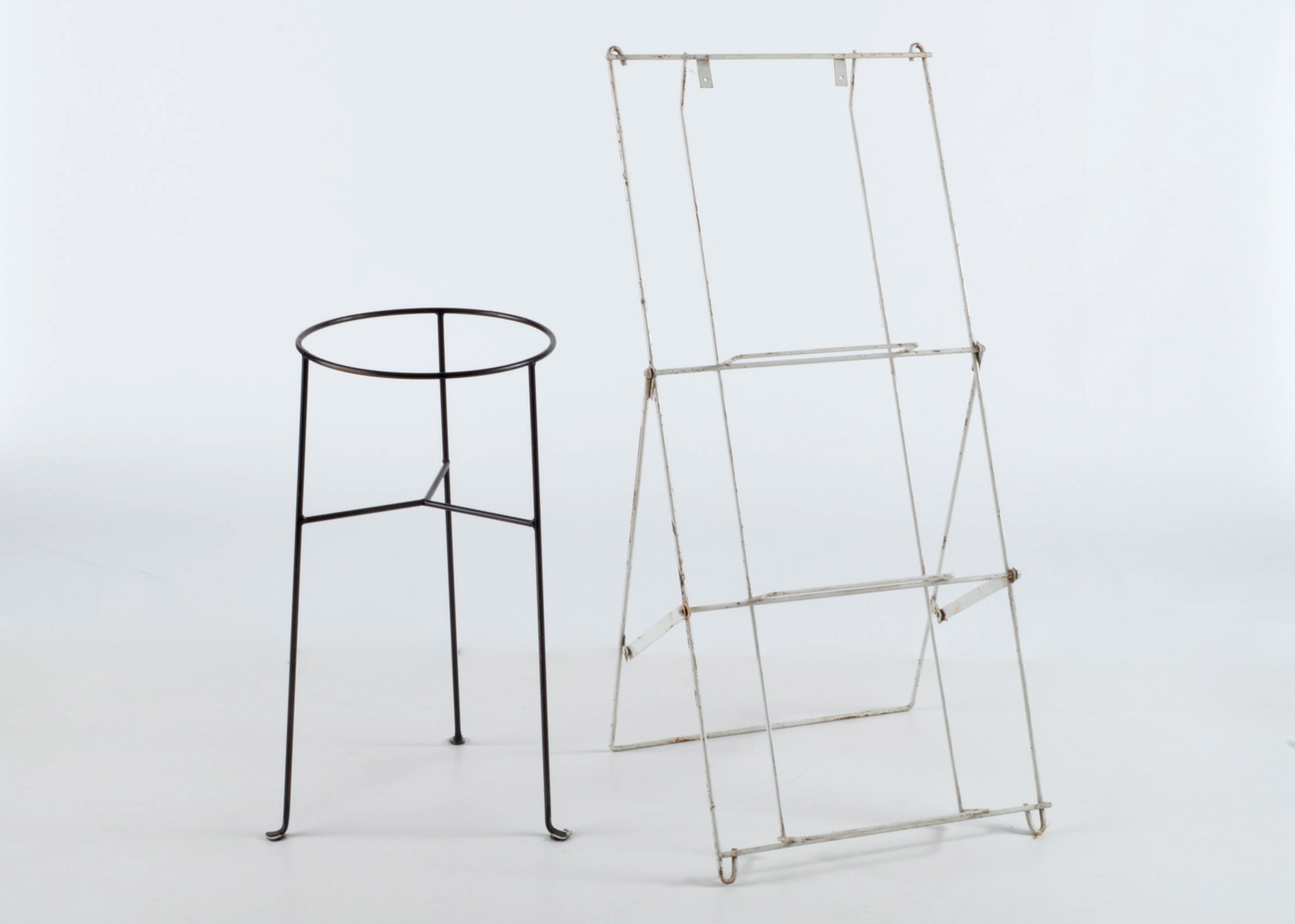 Vintage Easel Back Wire Display