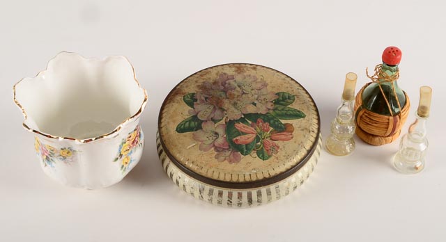 An Assortment of Vintage Decorative Items