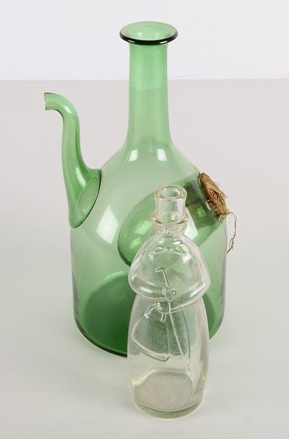 An Assortment of Vintage Decorative Items