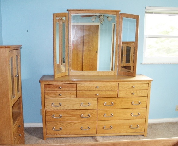 Blackhawk Solid California Oak Nine Drawer Dresser with Mirror