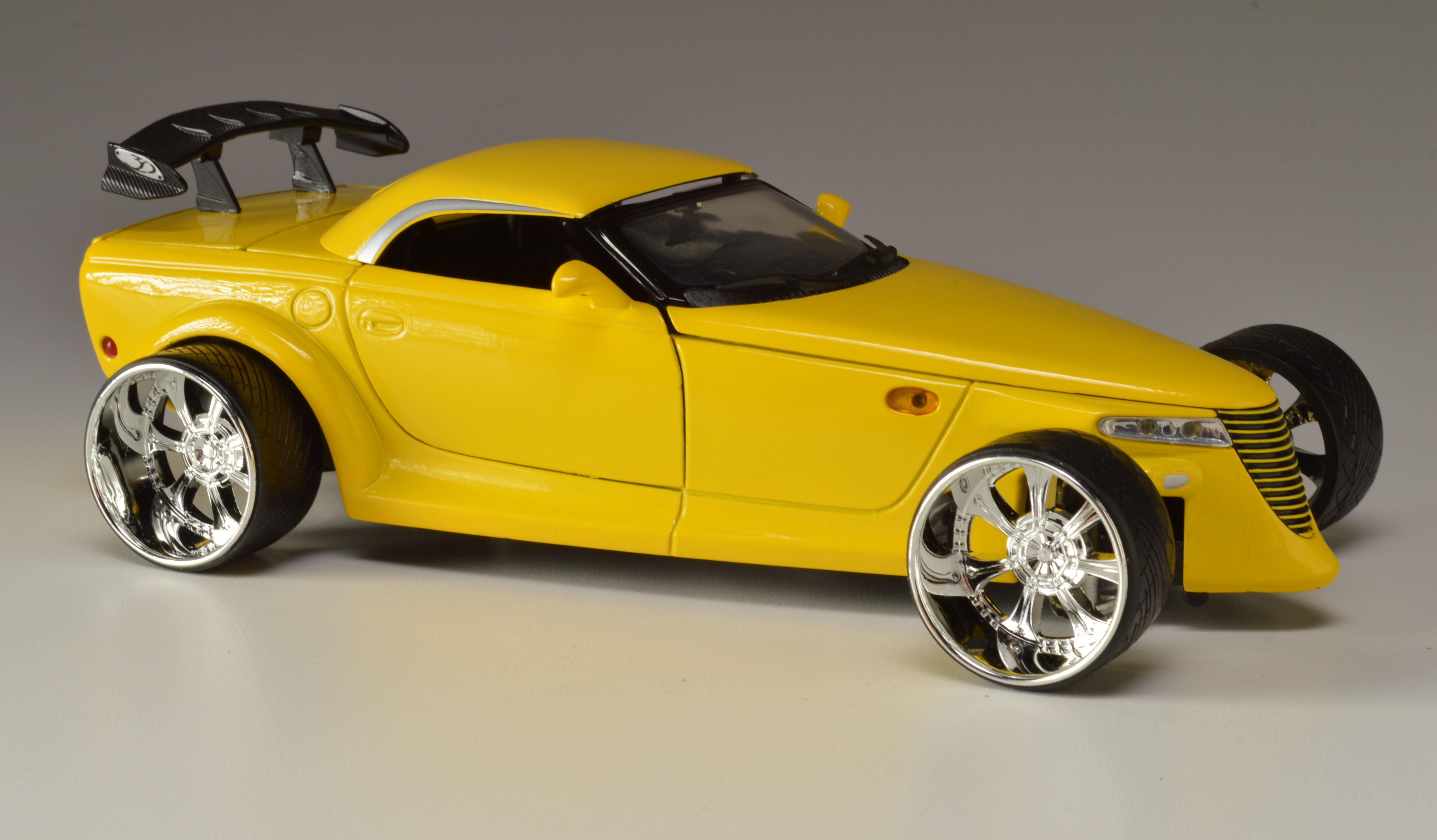 Motor Max Chrysler Howler Concept Die Cast Model Car