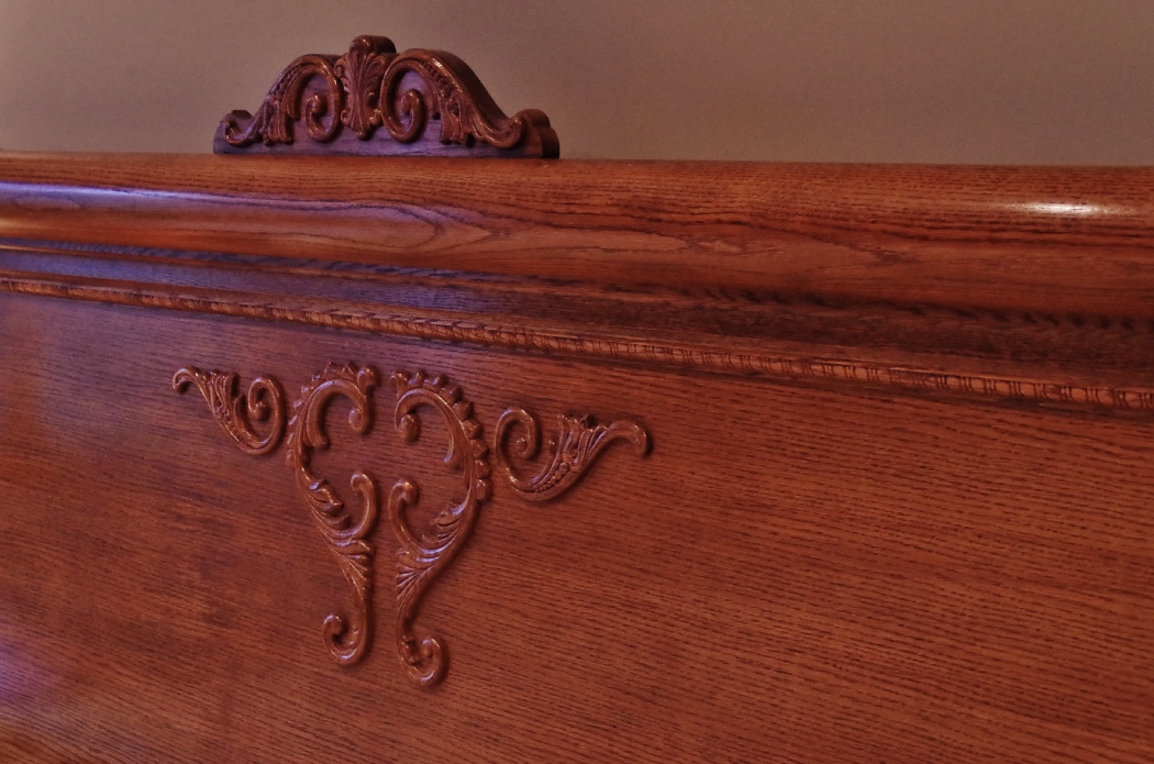 Lexington "Victorian Sampler" Red Oak King Bed