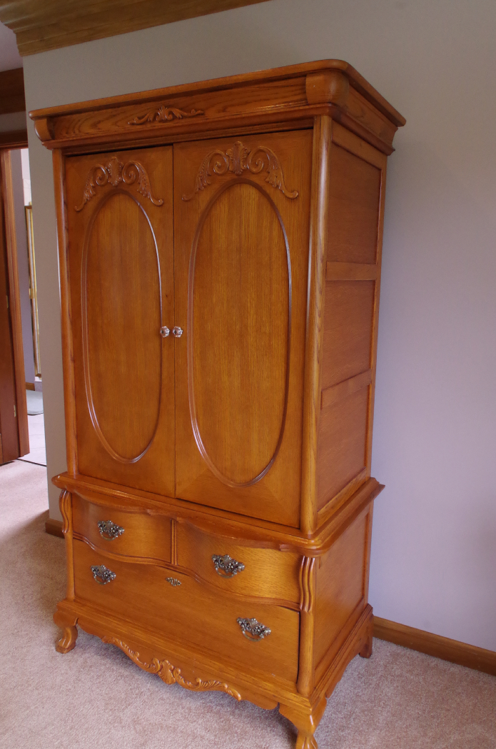 Lexington "Victorian Sampler" Red Oak Entertainment Armoire