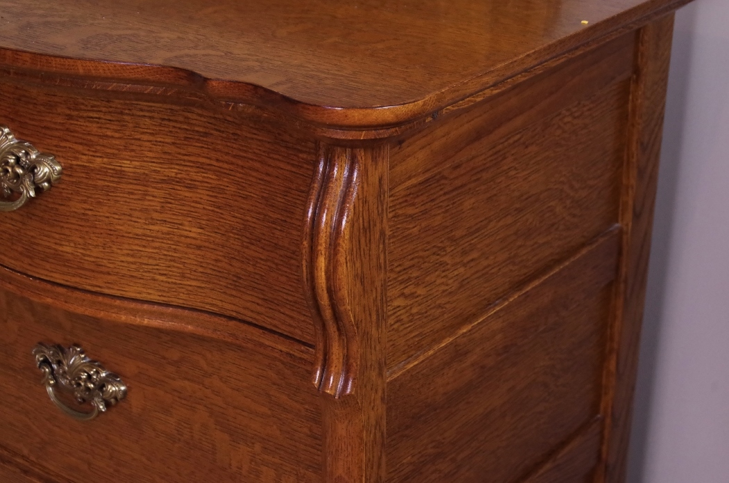 Lexington "Victorian Sampler" Red Oak Dresser and Mirror