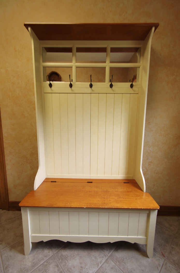 French Country Style Hall Organizer with Storage Bench