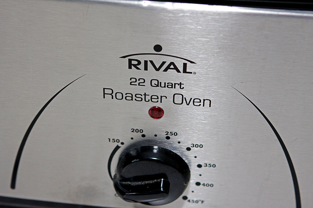22 Quart Roaster Oven and Vintage Hot Plate