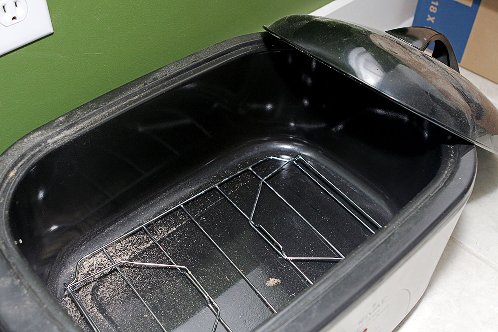 22 Quart Roaster Oven and Vintage Hot Plate