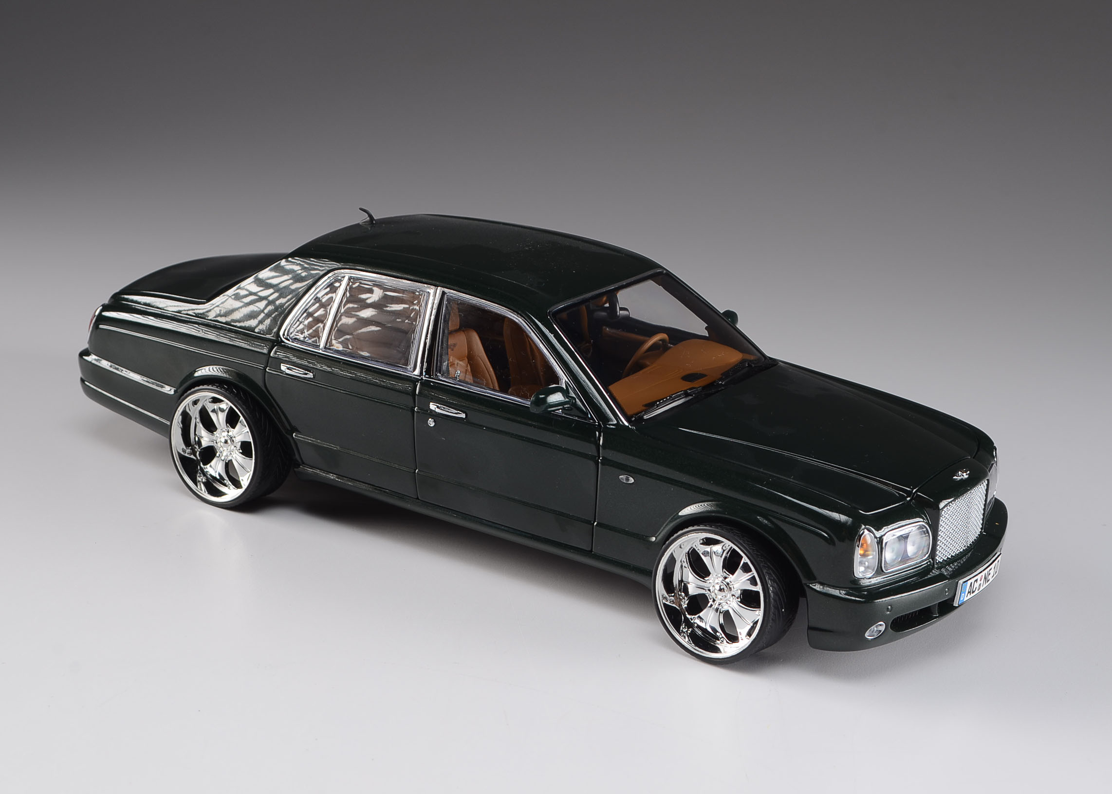 Paul's Model Art Bentley Arnage T. Die Cast Model Car