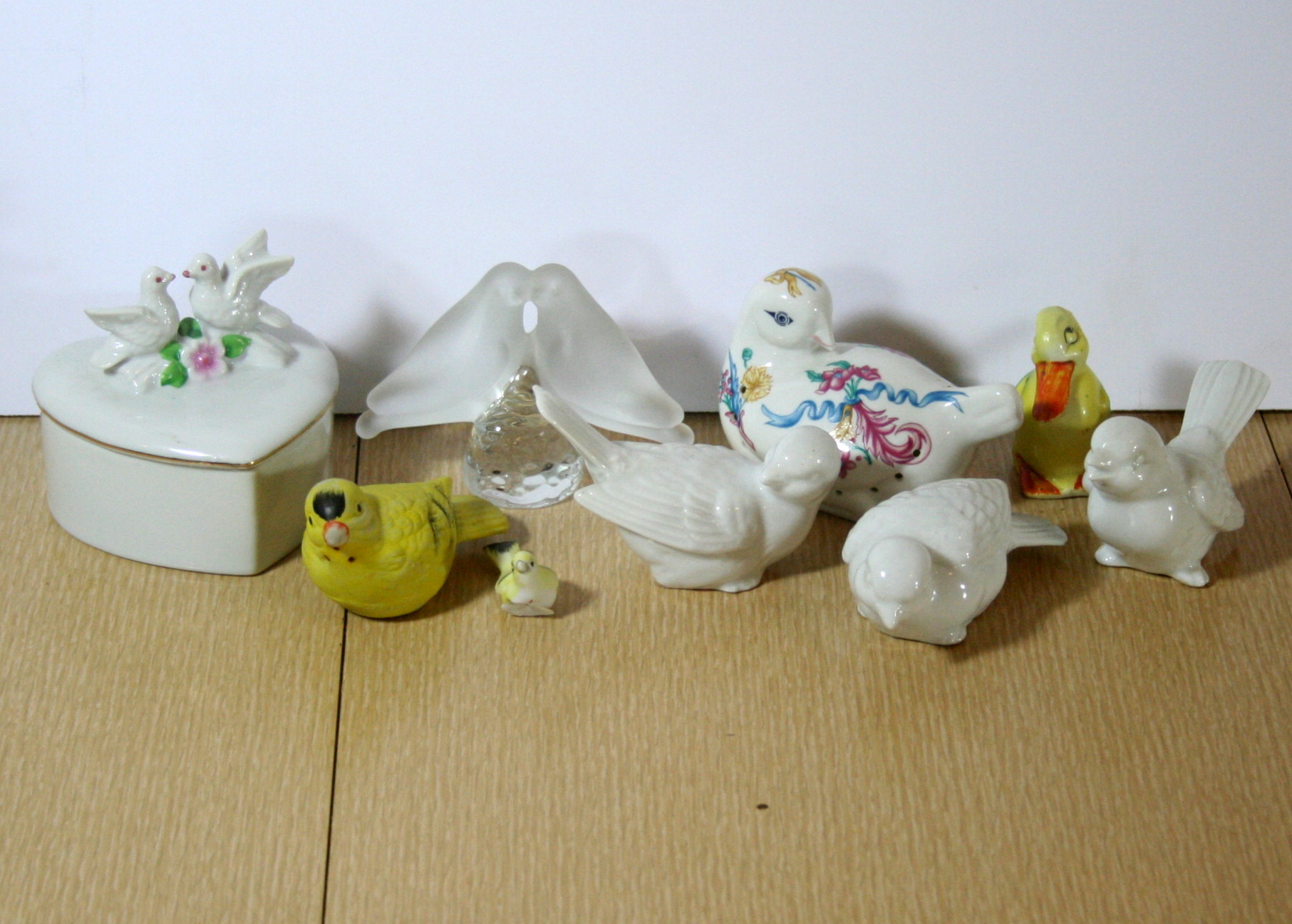 Decorative Bird Lot with Lovebirds